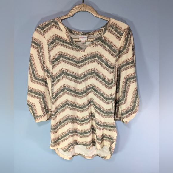 LuLaRoe Cream Print Bubble Sleeved Top - Picture 1 of 5